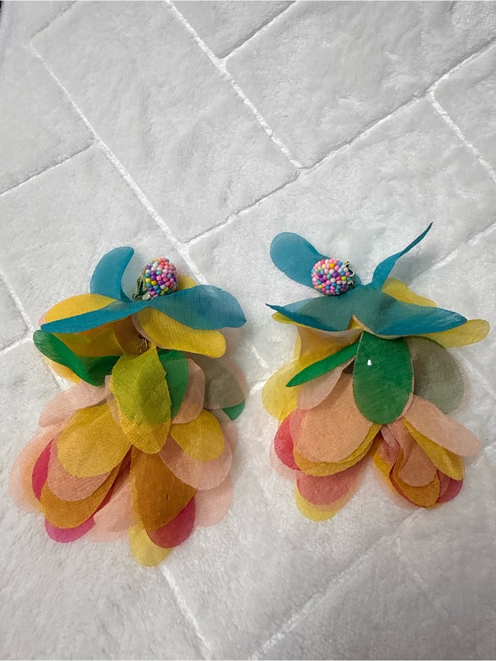 Colorful Petal Cluster Drop Earrings - Multicolor